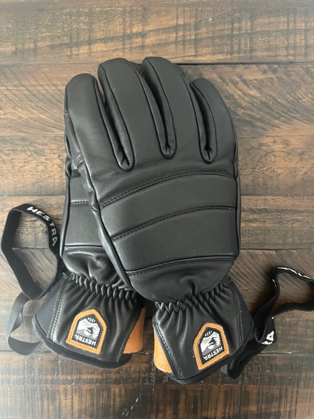 Hestra Women’s Fall Line Leather Ski Gloves with Tan Accents